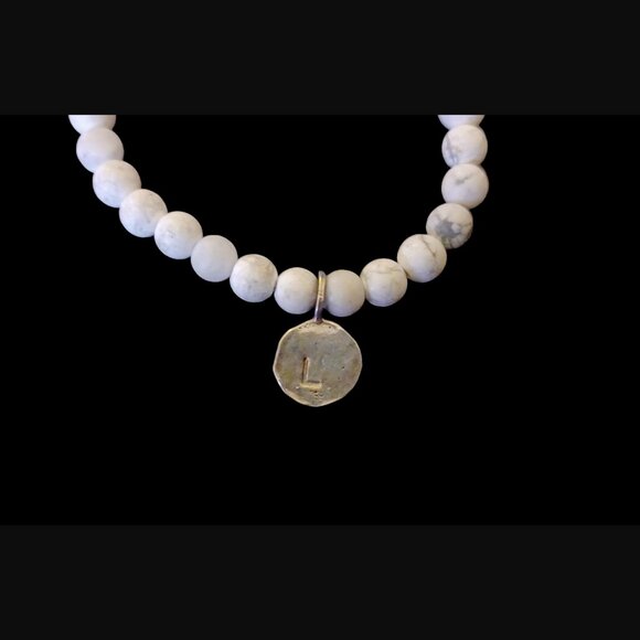 925 Sterling Silver Coin Initial L Howlite Stretch Bracelet Size Small-Medium - Picture 10 of 10